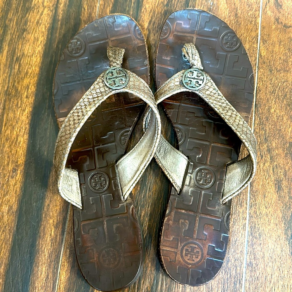 Leather tory burch flip flops